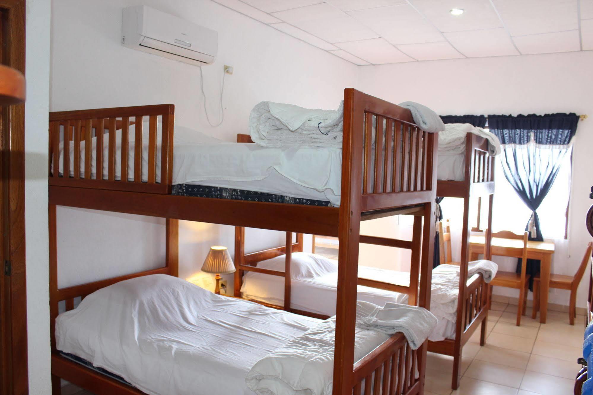 Galapagos Best Hostel Puerto Ayora  Dış mekan fotoğraf