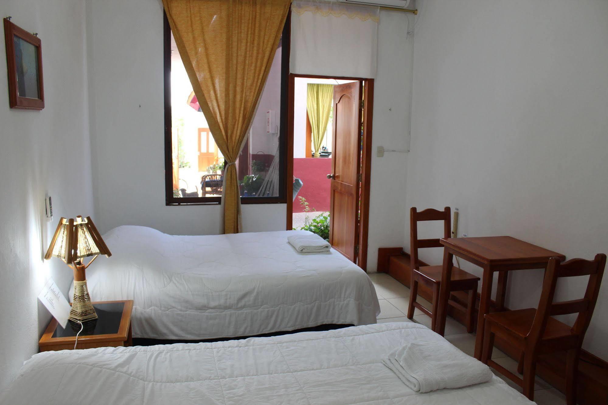 Galapagos Best Hostel Puerto Ayora  Dış mekan fotoğraf