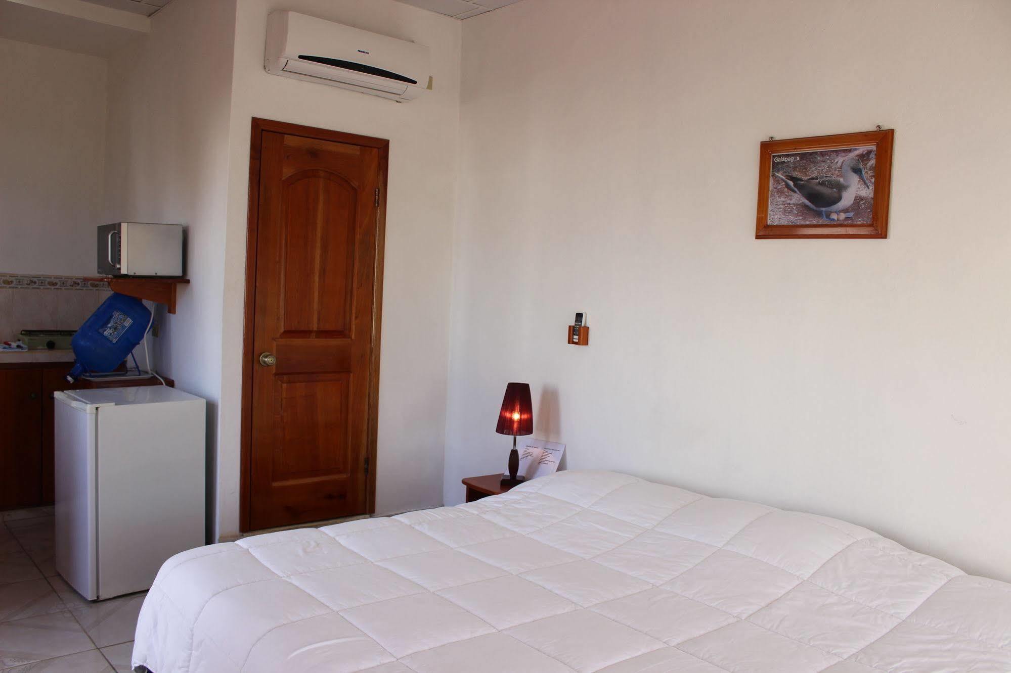 Galapagos Best Hostel Puerto Ayora  Dış mekan fotoğraf